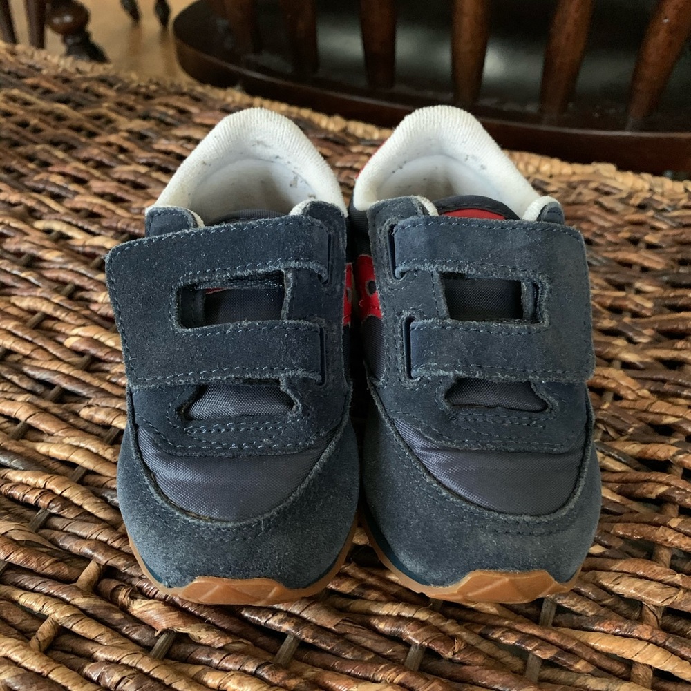Saucony infant/toddler Velcro tennis size 7